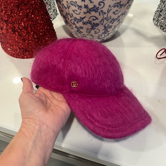 Gucci Accessories - NWT Gucci mohair hot pink cap